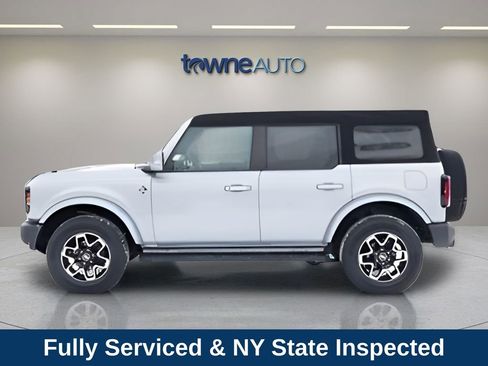 Used 2023 Ford Bronco Outer Banks AWD/4WD image 2