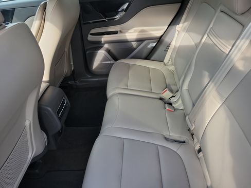 Certified 2023 Lincoln Corsair FWD image 9