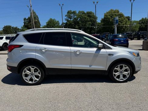 Used 2019 Ford Escape Titanium AWD/4WD image 2