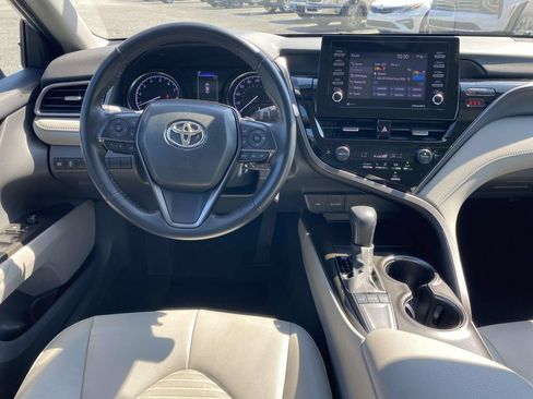 Used 2024 Toyota Camry SE FWD image 9