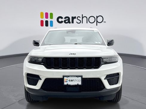 Used 2023 Jeep Grand Cherokee Altitude AWD/4WD image 8