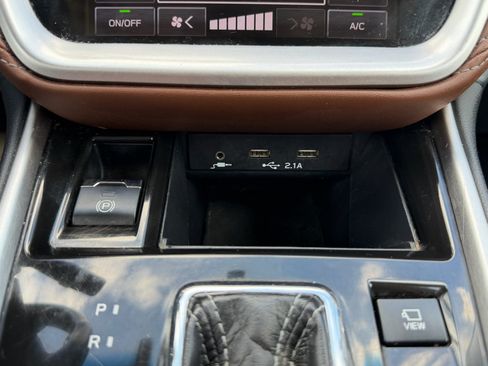 Used 2020 Subaru Outback Touring w/ Popular Package #2 AWD/4WD image 27