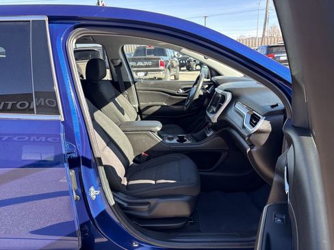 Used 2023 GMC Acadia SLE image 30