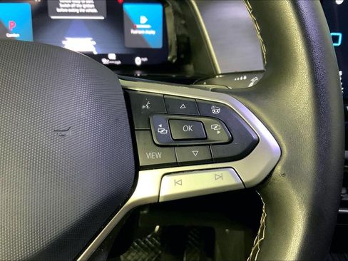 Used 2025 Volkswagen Atlas Cross Sport SE image 19