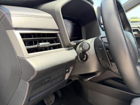 Used 2023 Mitsubishi Outlander SE AWD/4WD image 19
