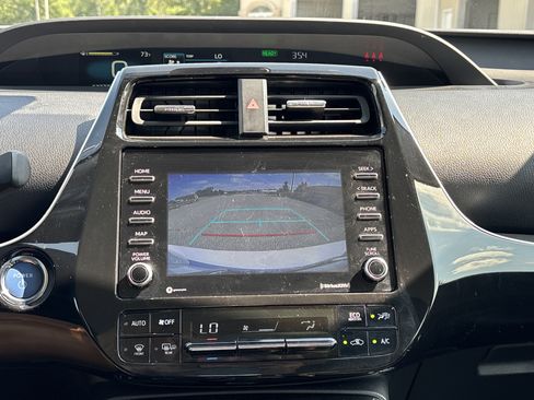 Used 2022 Toyota Prius LE FWD image 19