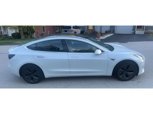 Used 2019 Tesla Model 3 Standard Range Plus RWD image 3