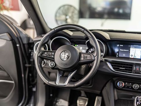 Used 2023 Alfa Romeo Stelvio Ti AWD/4WD image 37