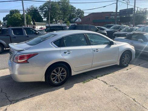 Used 2015 Nissan Altima 2.5 S w/ Special Edition Package FWD image 23