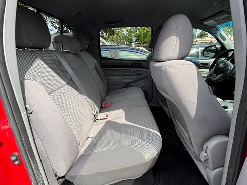 Used 2013 Toyota Tacoma PreRunner w/ SR5 Pkg RWD image 4