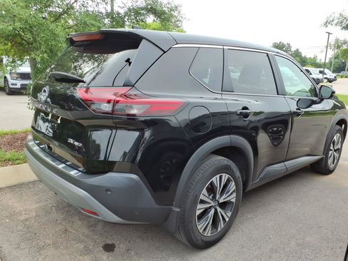 Used 2022 Nissan Rogue SV AWD/4WD image 2