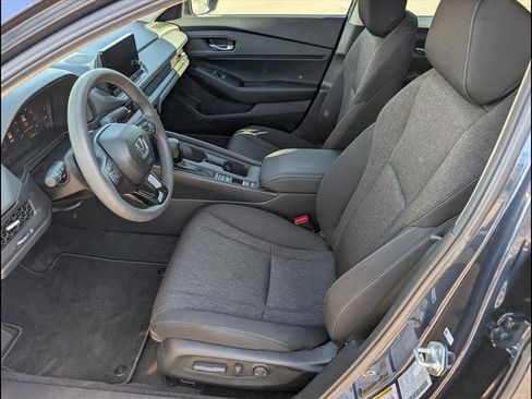 Certified 2025 Honda Accord SE image 17