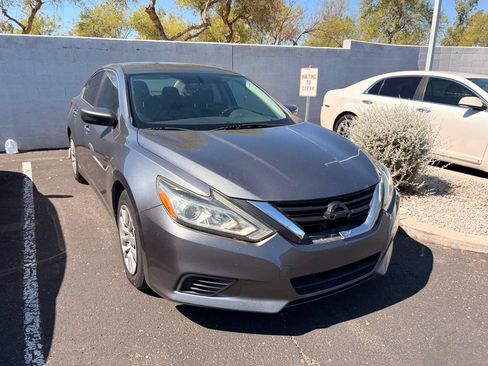 Used 2018 Nissan Altima 2.5 S w/ S Convenience Package FWD image 4