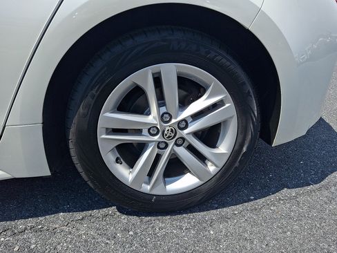 Used 2019 Toyota Corolla SE FWD image 8