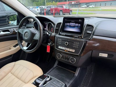 Used 2019 Mercedes-Benz GLS 450 4MATIC image 26