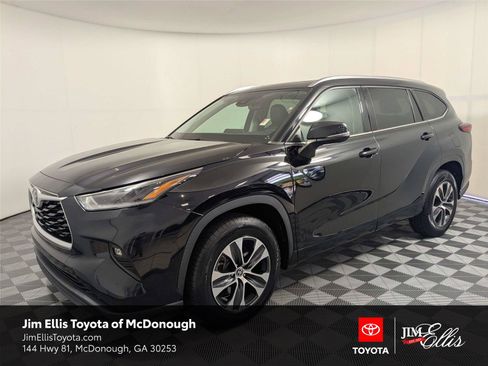Used 2021 Toyota Highlander XLE FWD image 1