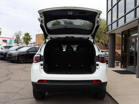 Used 2024 Jeep Compass Latitude AWD/4WD image 22
