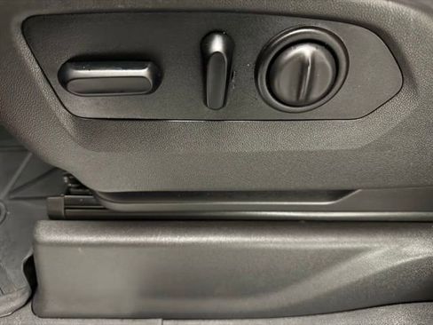 Used 2019 Chevrolet Silverado 1500 LT w/ Texas Edition image 27