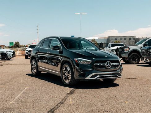 Used 2025 Mercedes-Benz GLA 250 4MATIC image 1