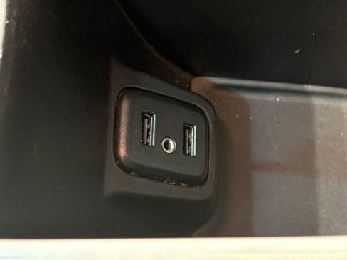 Used 2019 Chevrolet Bolt LT image 37