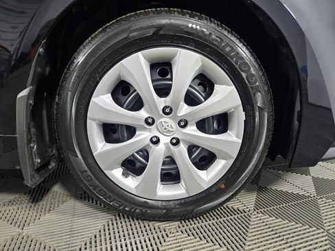 Used 2025 Toyota Corolla LE FWD image 11