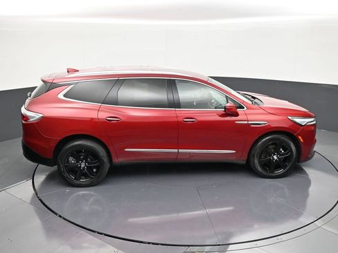 Used 2024 Buick Enclave Essence w/ Sport Touring Edition image 17