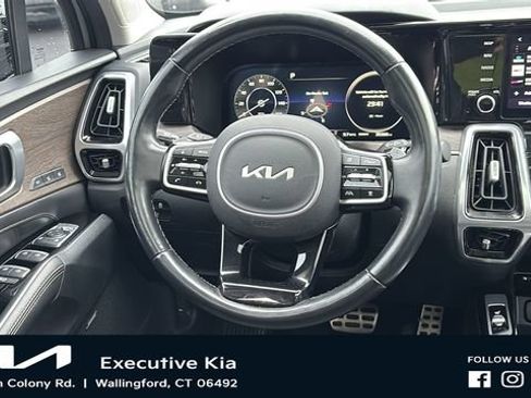 Certified 2022 Kia Sorento SX Prestige AWD/4WD image 25