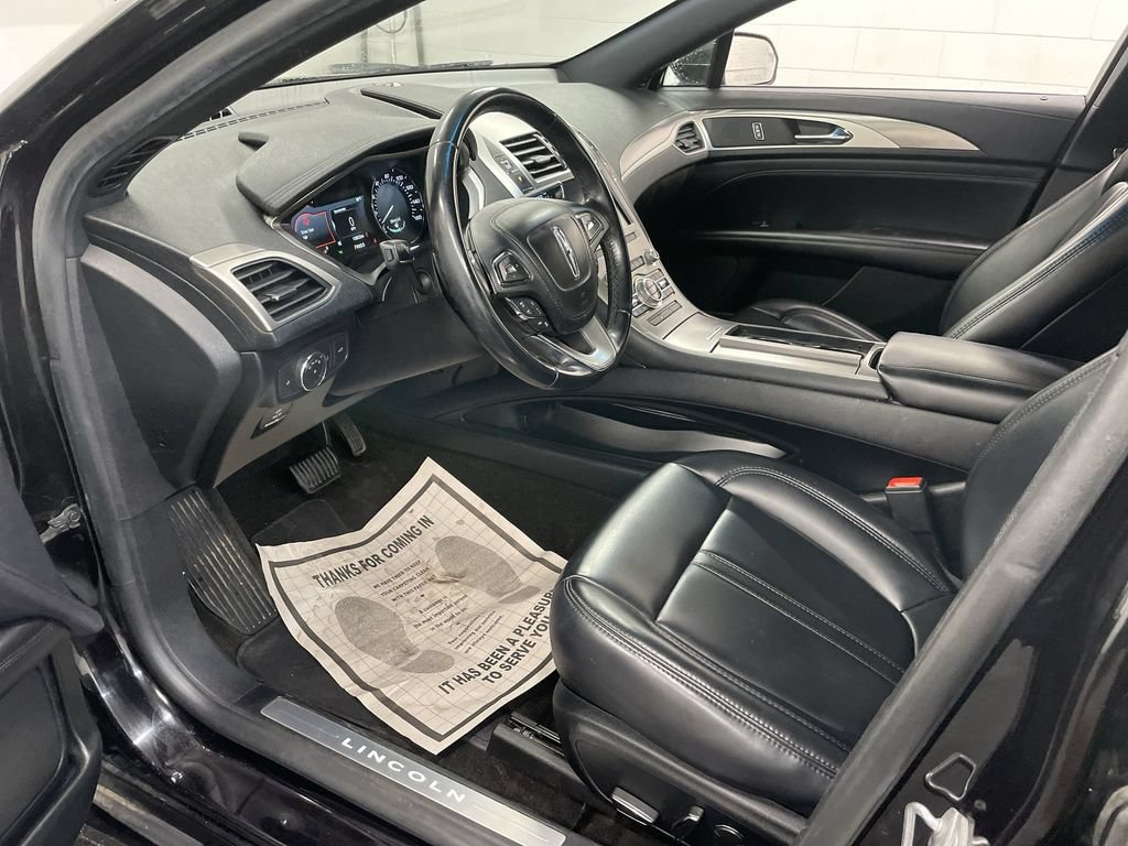 Used 2020 Lincoln MKZ FWD image 4