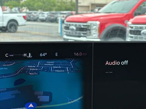 New 2026 Lincoln Navigator Reserve AWD/4WD image 16