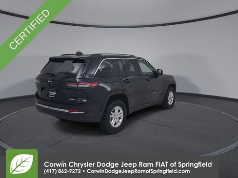 Used 2023 Jeep Grand Cherokee Laredo w/ Luxury Tech Group I AWD/4WD image 14