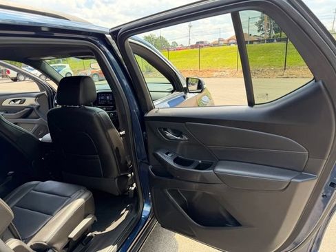 Used 2023 Chevrolet Traverse LT AWD/4WD image 30
