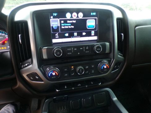 Used 2015 Chevrolet Silverado 2500 LT w/ LT Convenience Package image 10