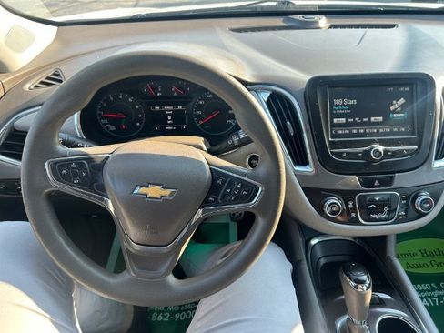 Used 2016 Chevrolet Malibu LT FWD image 17
