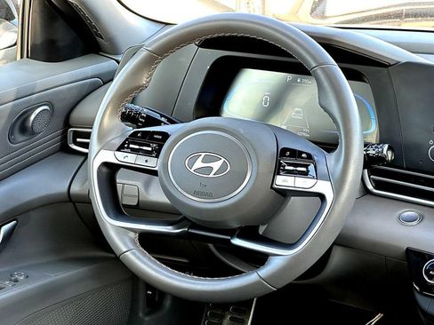 Used 2025 Hyundai Elantra Sport FWD image 31
