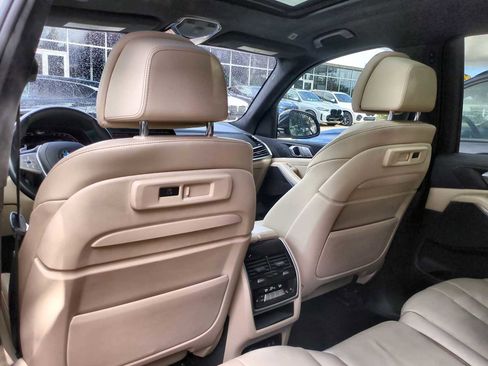 Certified 2022 BMW X7 xDrive40i w/ Executive Package image 18