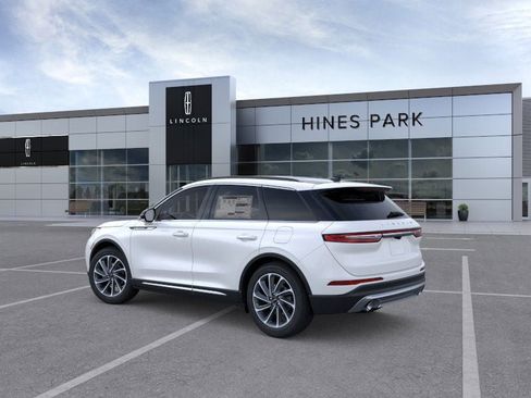 New 2026 Lincoln Corsair Premiere image 4