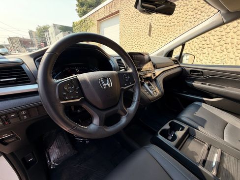 Used 2023 Honda Odyssey EX-L image 16