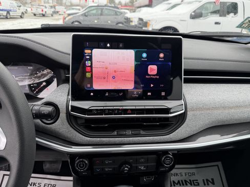 Used 2022 Jeep Compass Sport image 13