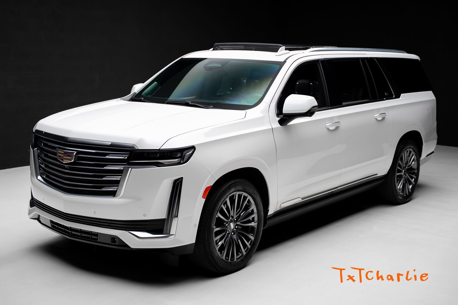 Used 2022 Cadillac Escalade ESV Premium Luxury Platinum w/ LPO, Floor Liner Package AWD/4WD image 1