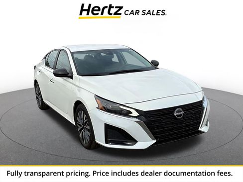 Used 2025 Nissan Altima 2.5 SV FWD image 1