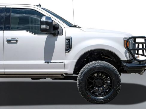 Used 2019 Ford F250 Platinum w/ Platinum Ultimate Package image 7