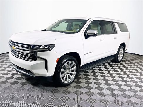 Used 2021 Chevrolet Suburban Premier w/ Premium Package image 4