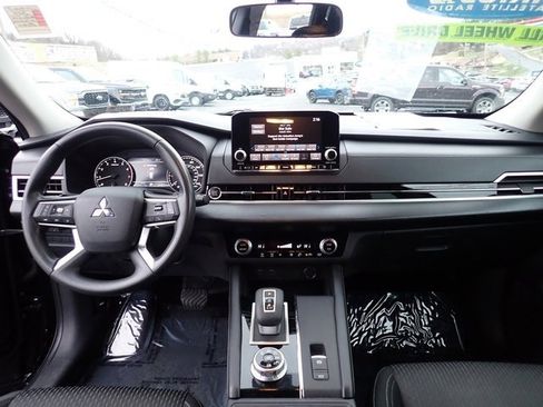 Used 2022 Mitsubishi Outlander ES image 19