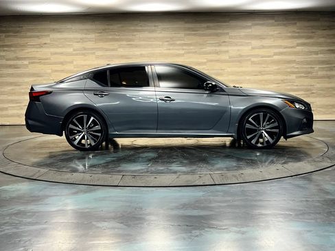 Used 2021 Nissan Altima 2.5 SR w/ SR Premium Package FWD image 22