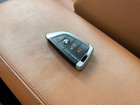 Used 2020 BMW 330i xDrive Sedan w/ Convenience Package image 38