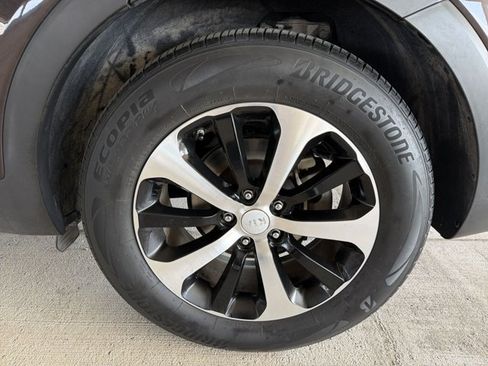 Used 2017 Kia Sorento EX FWD image 23