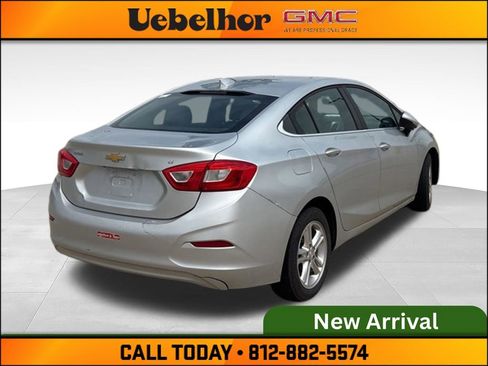 Used 2016 Chevrolet Cruze LT FWD image 4