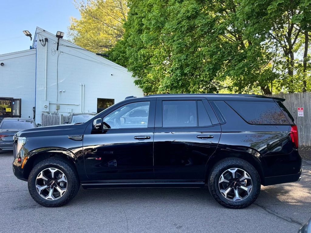 Used 2026 GMC Yukon AT4 Ultimate AWD/4WD image 3