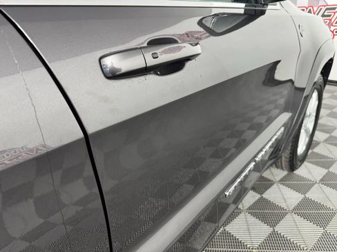 Used 2021 Jeep Grand Cherokee Laredo image 30