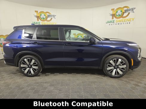 New 2025 Mitsubishi Outlander SE image 8